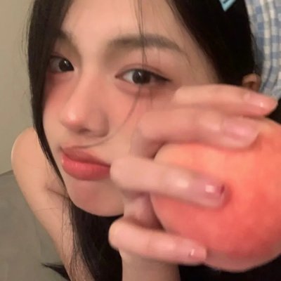 夹缝中 海报